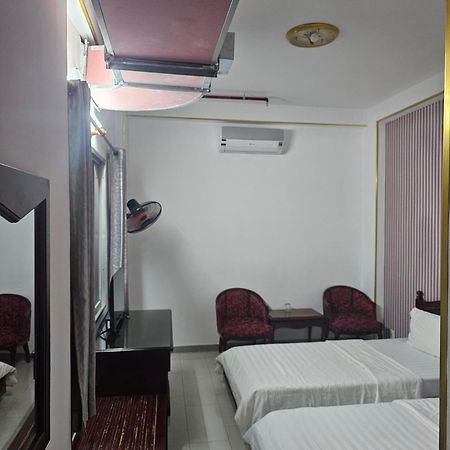 Khach San Trung Mai Hotel Ho Chi Minh City Exterior photo