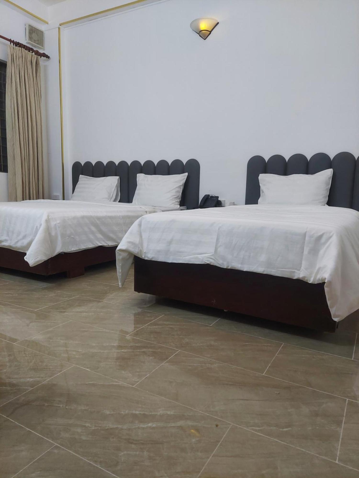 Khach San Trung Mai Hotel Ho Chi Minh City Exterior photo