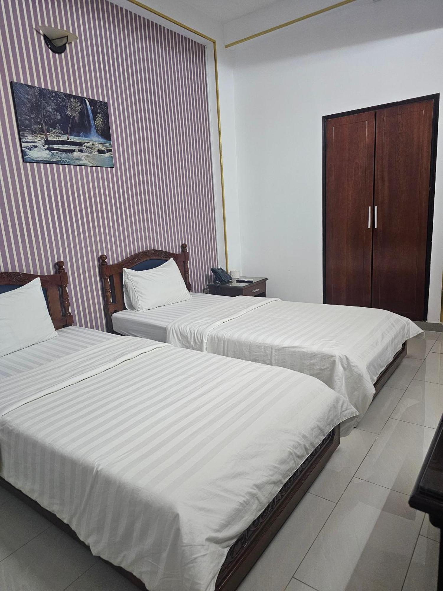 Khach San Trung Mai Hotel Ho Chi Minh City Exterior photo