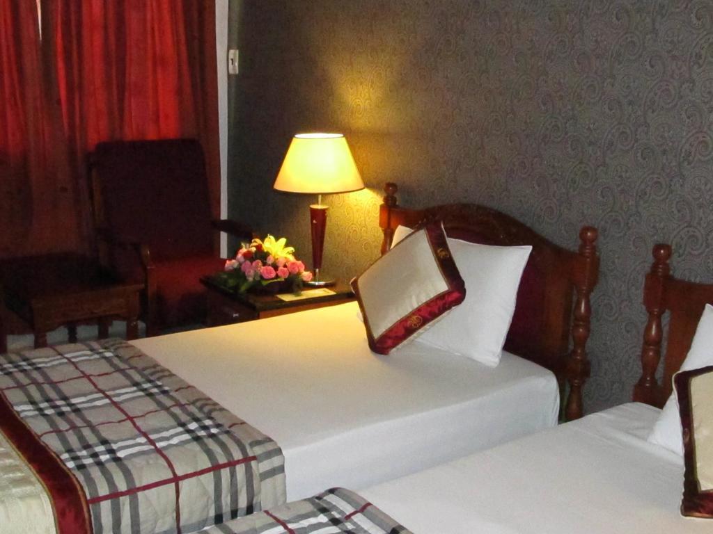 Khach San Trung Mai Hotel Ho Chi Minh City Exterior photo