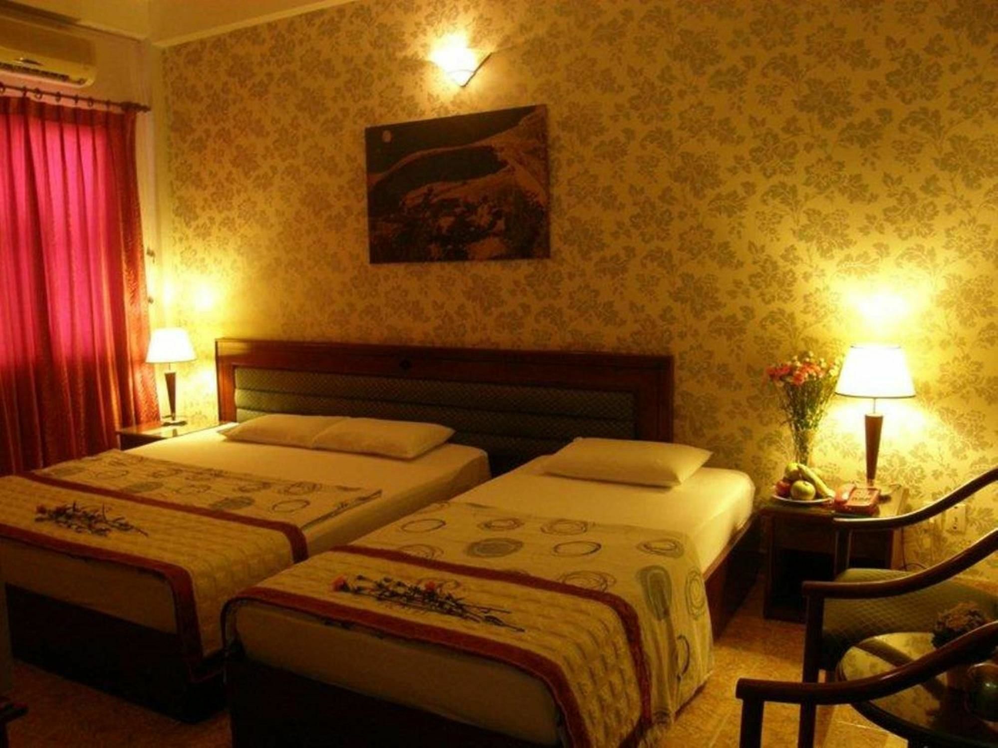 Khach San Trung Mai Hotel Ho Chi Minh City Exterior photo