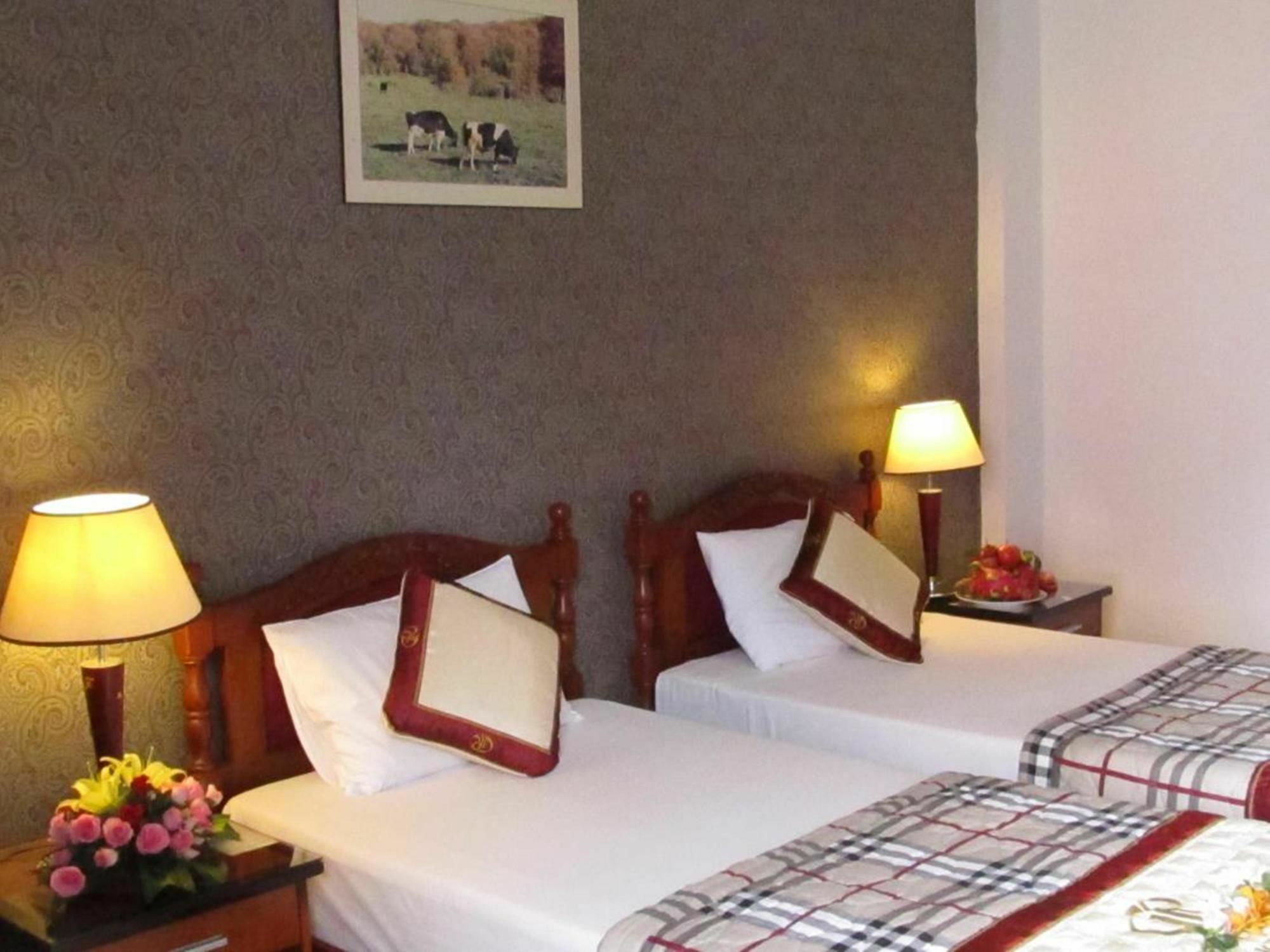Khach San Trung Mai Hotel Ho Chi Minh City Exterior photo