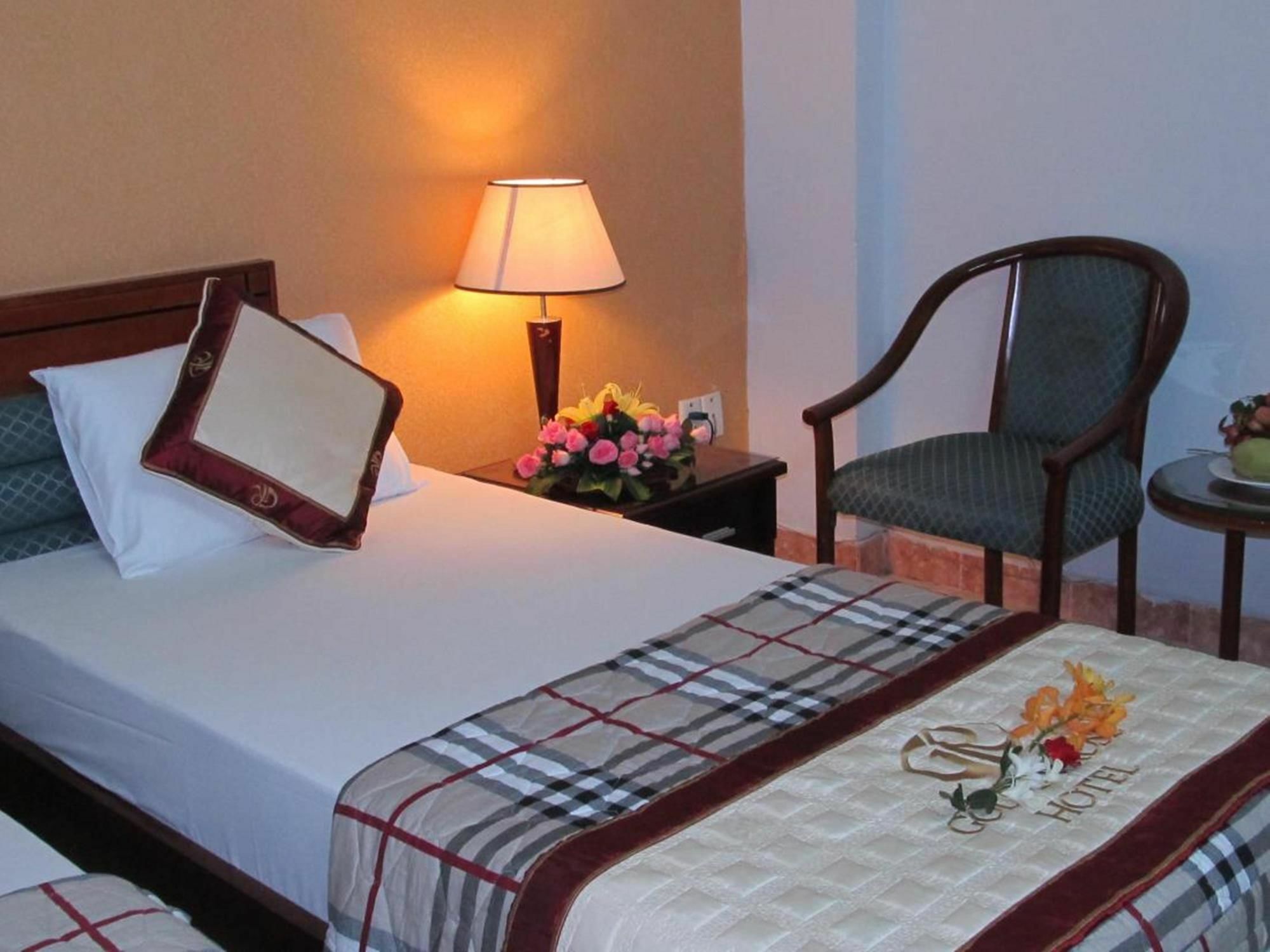 Khach San Trung Mai Hotel Ho Chi Minh City Exterior photo